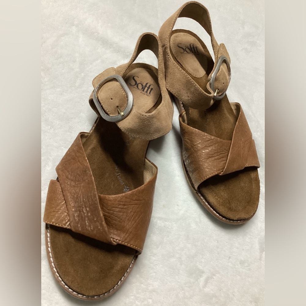 Söfft Women's Leather Strappy Comfort Sandals Tan Shimmer Size 11 Silver Buckle